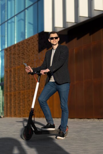 The Rise of Electric Kick Start Scooters: Revolutionizing Urban Mobility